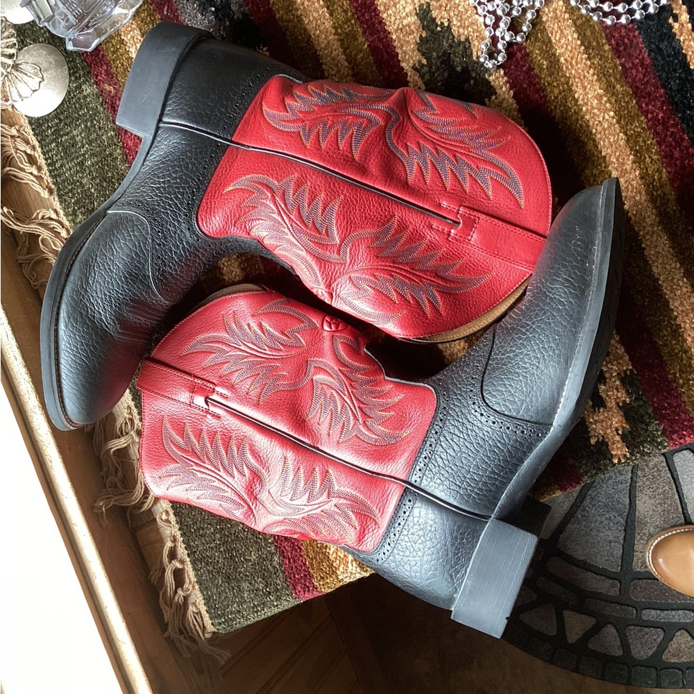 Aritat men’s boots size 13D
